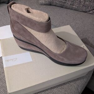Clarks Women's Taupe Wedge Shoes